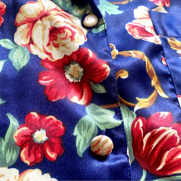 v i n t a g e :: Silky Floral Satin Flowy Pajama Blouse - Picture 8 of 10